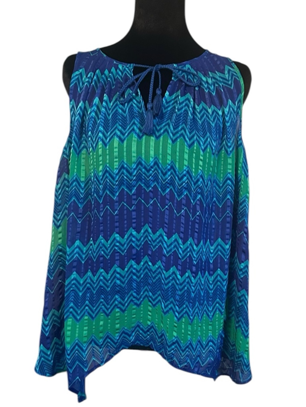 STYLUS Blue and Green Zigzag Tie-Front Sleeveless Camisole